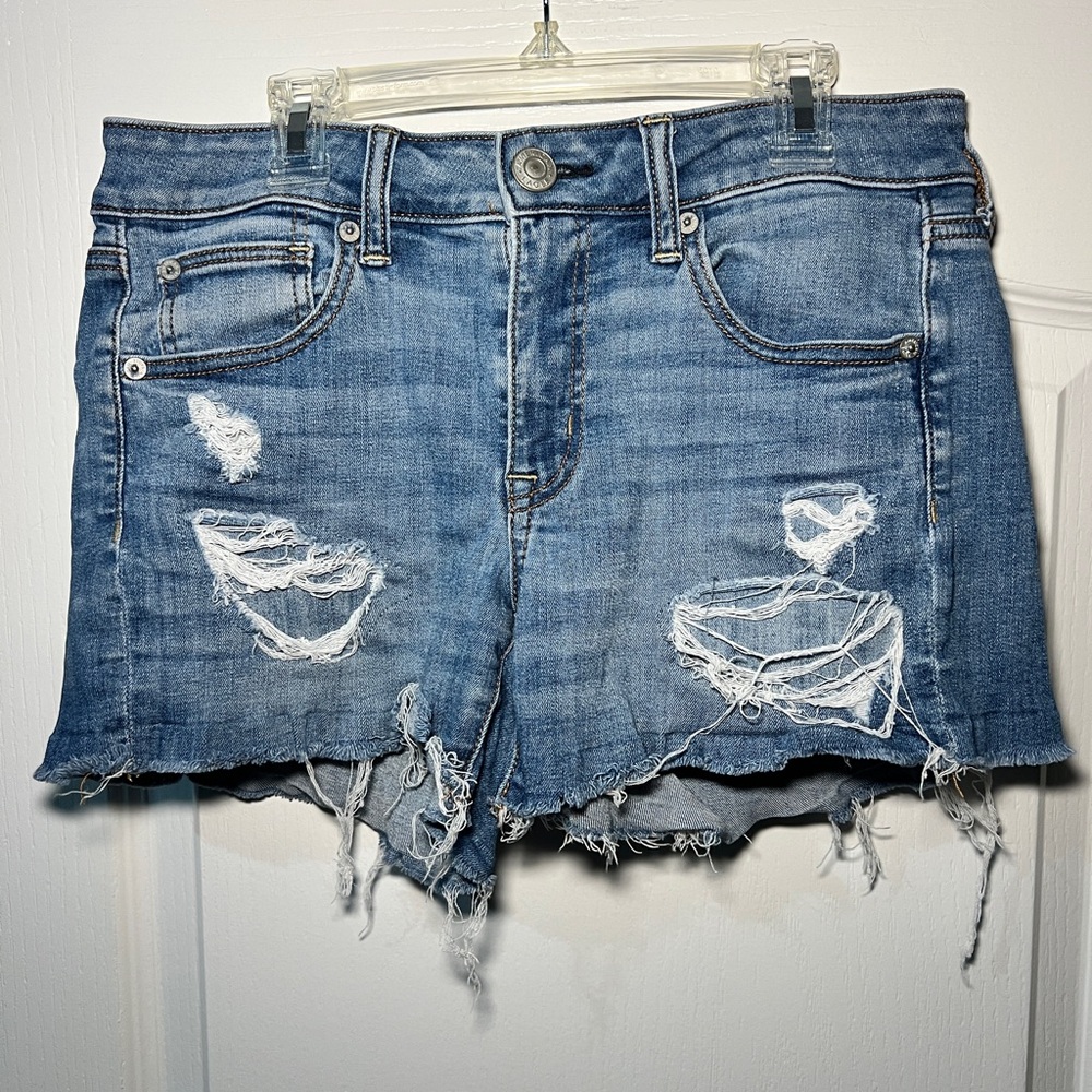 American Eagle | Hi-rise shortie distressed jean denim shorts‎ Size 6
